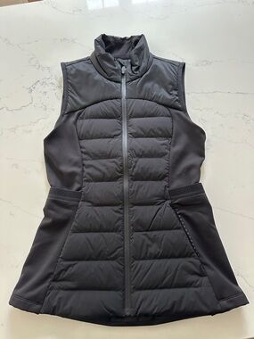 Lululemon Women’s Down for it All Vest, 4, Blk